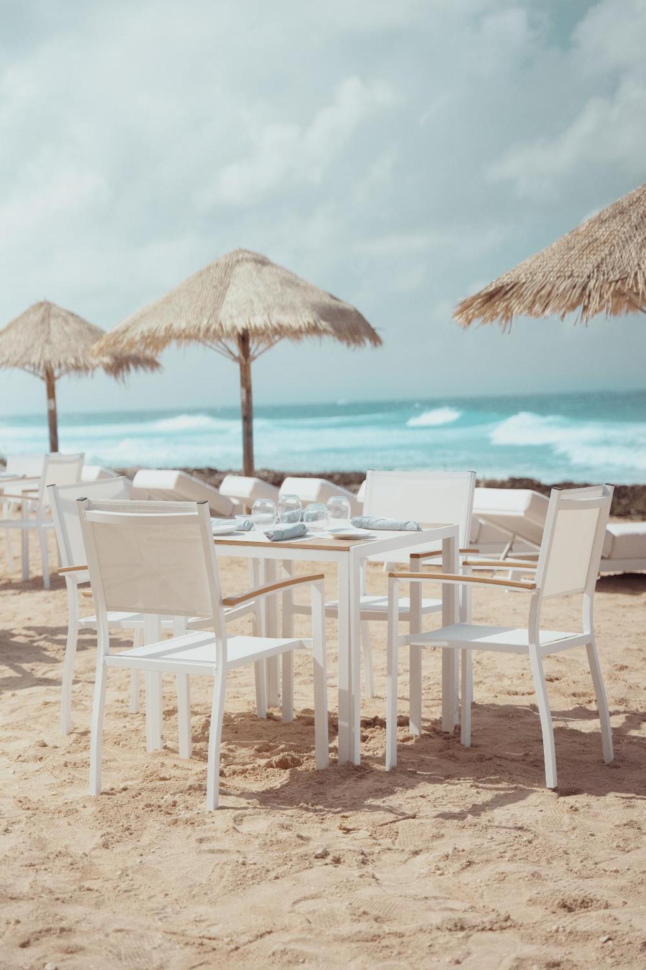 Cobalt Coast Resort West Bay Экстерьер фото