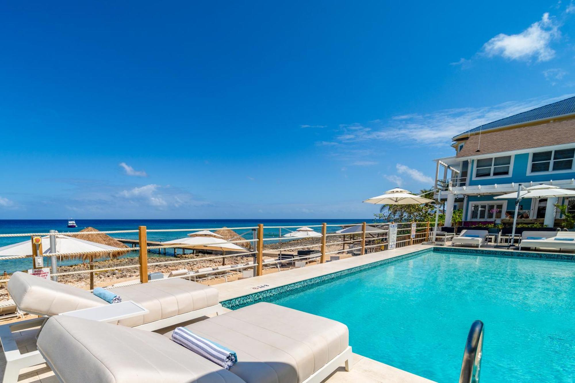 Cobalt Coast Resort West Bay Экстерьер фото