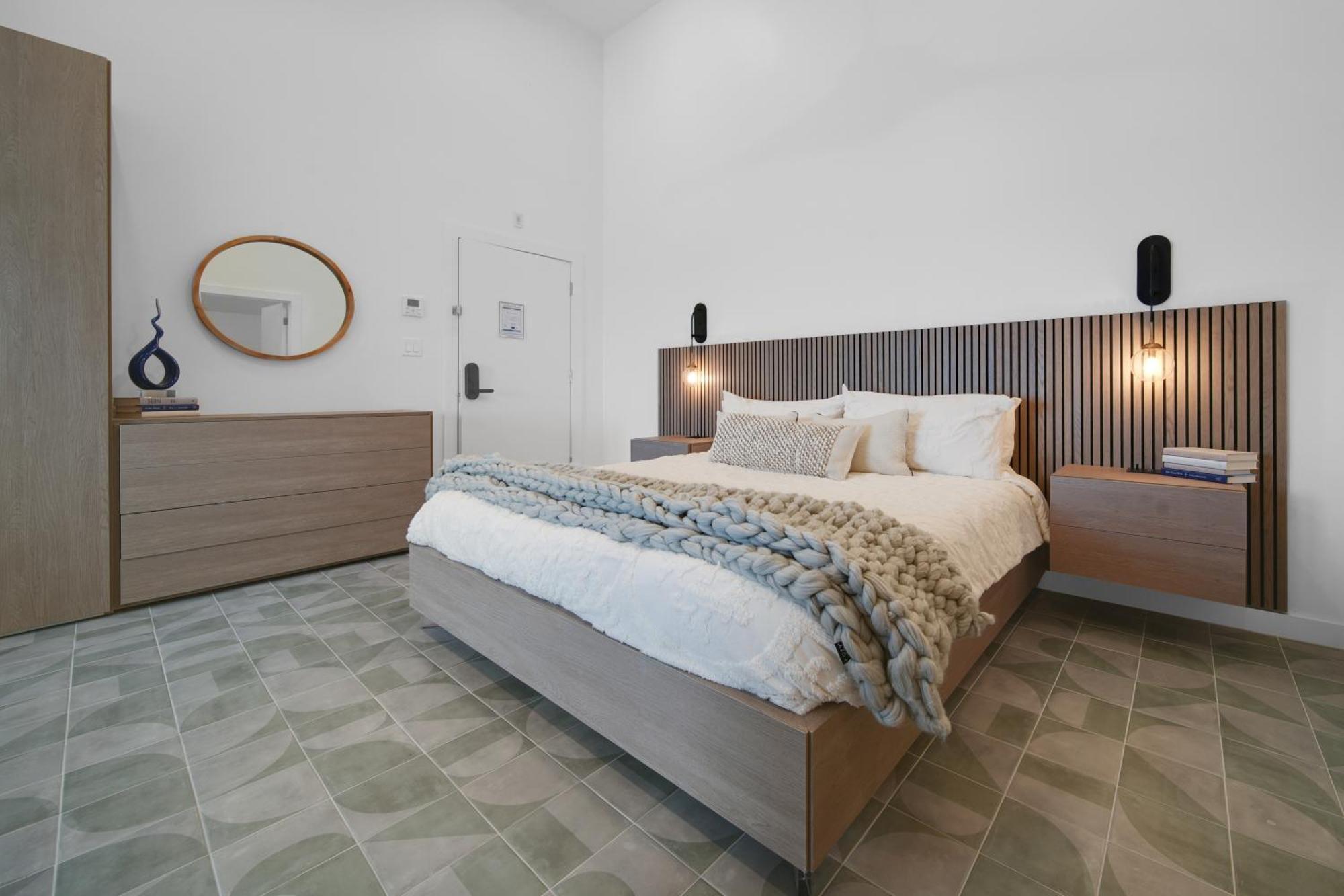 Cobalt Coast Resort West Bay Экстерьер фото