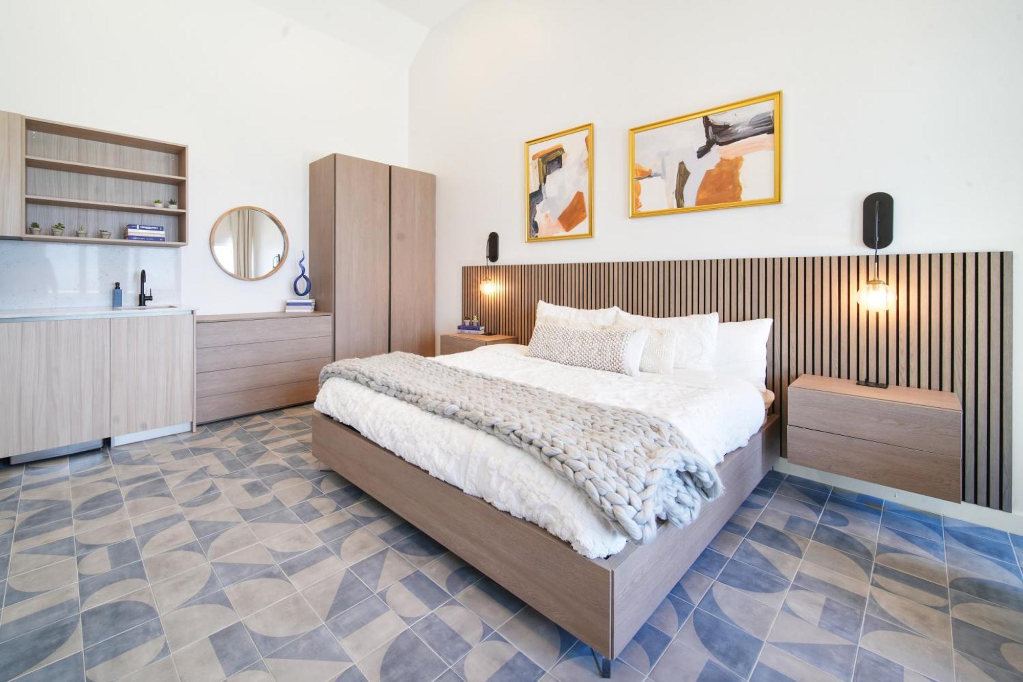 Cobalt Coast Resort West Bay Экстерьер фото