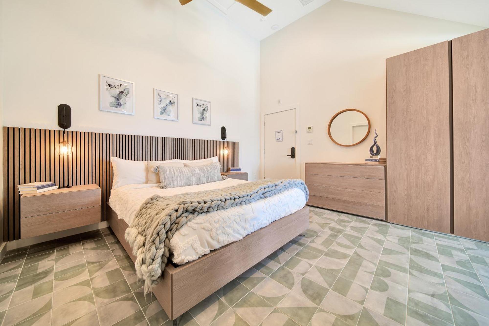 Cobalt Coast Resort West Bay Экстерьер фото