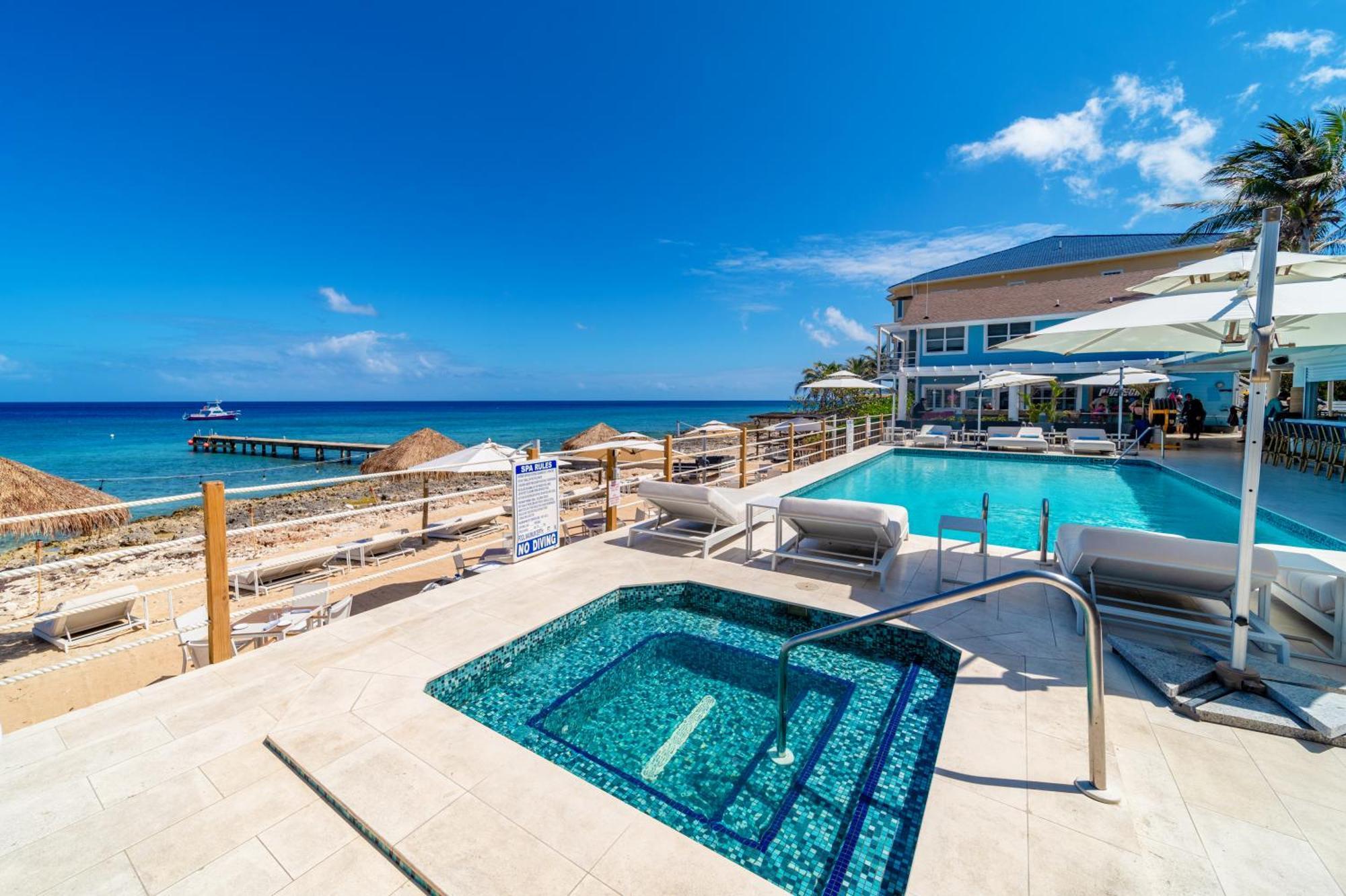 Cobalt Coast Resort West Bay Экстерьер фото